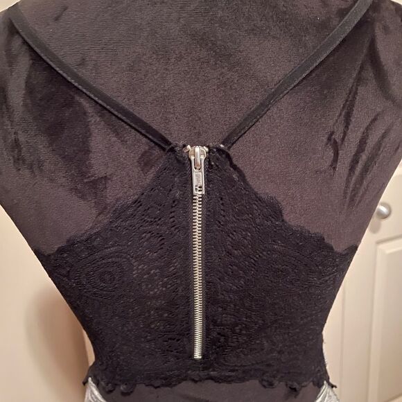 Body-con Honey & Rosie Dress - Picture 4 of 13